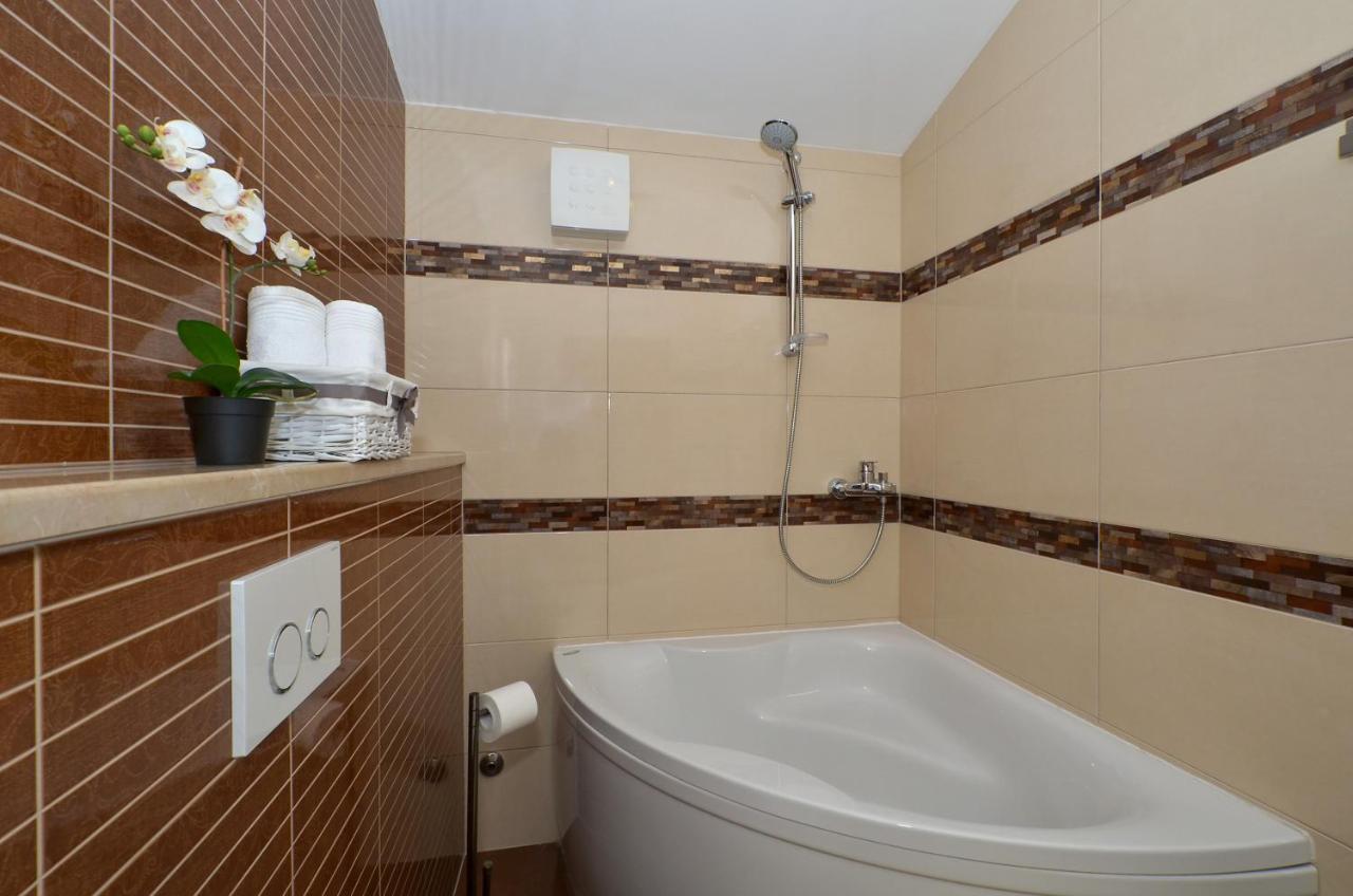 Apartmani Adela Solin Ngoại thất bức ảnh